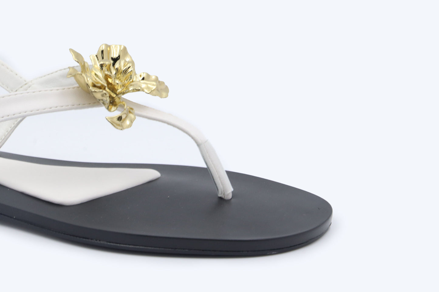 White Opal Ease Flat