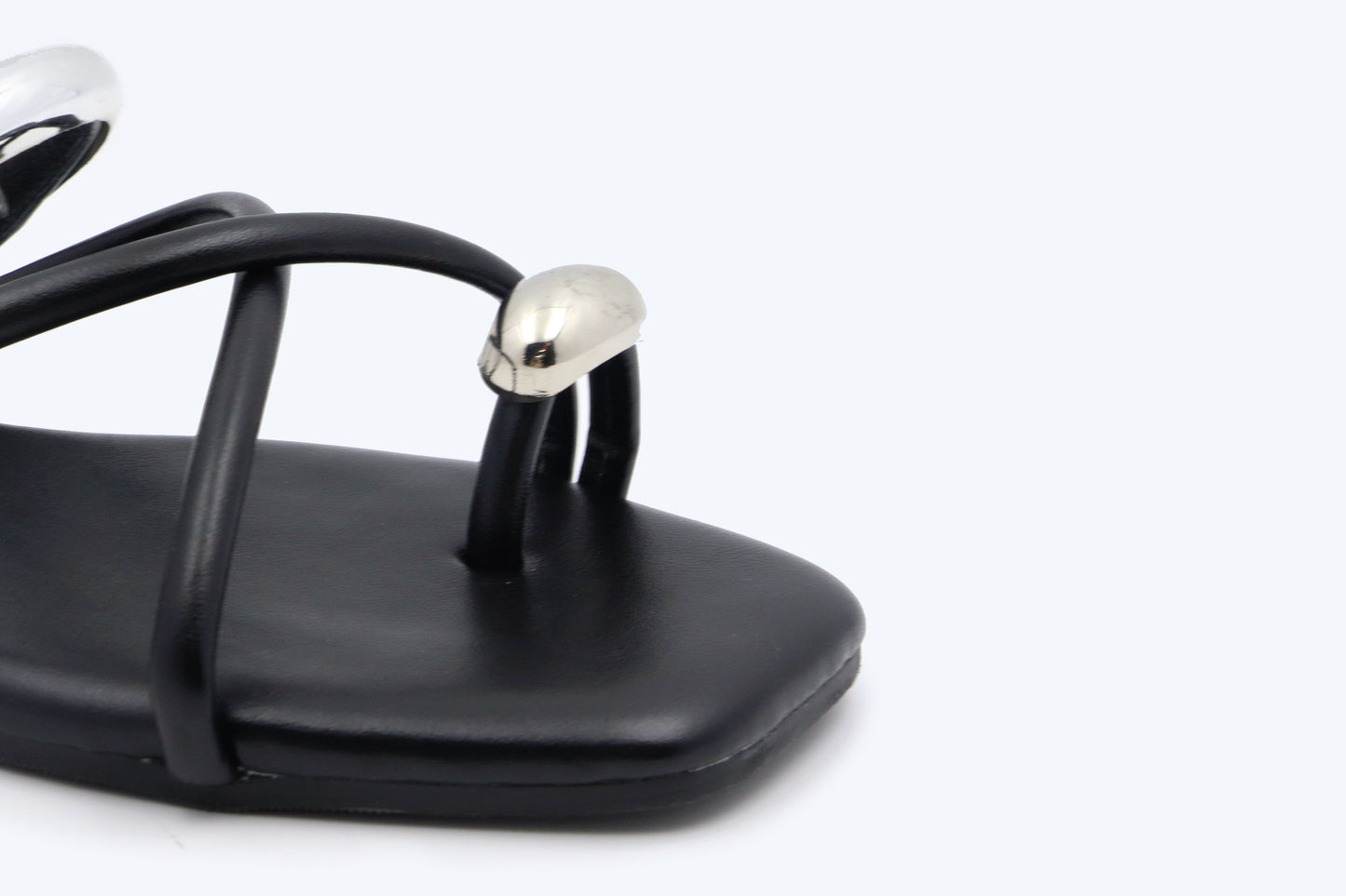Black Luna Loop Flat