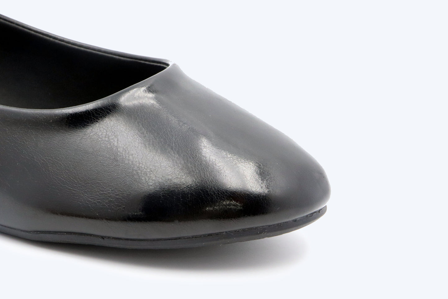Black Ivy Clash Flat